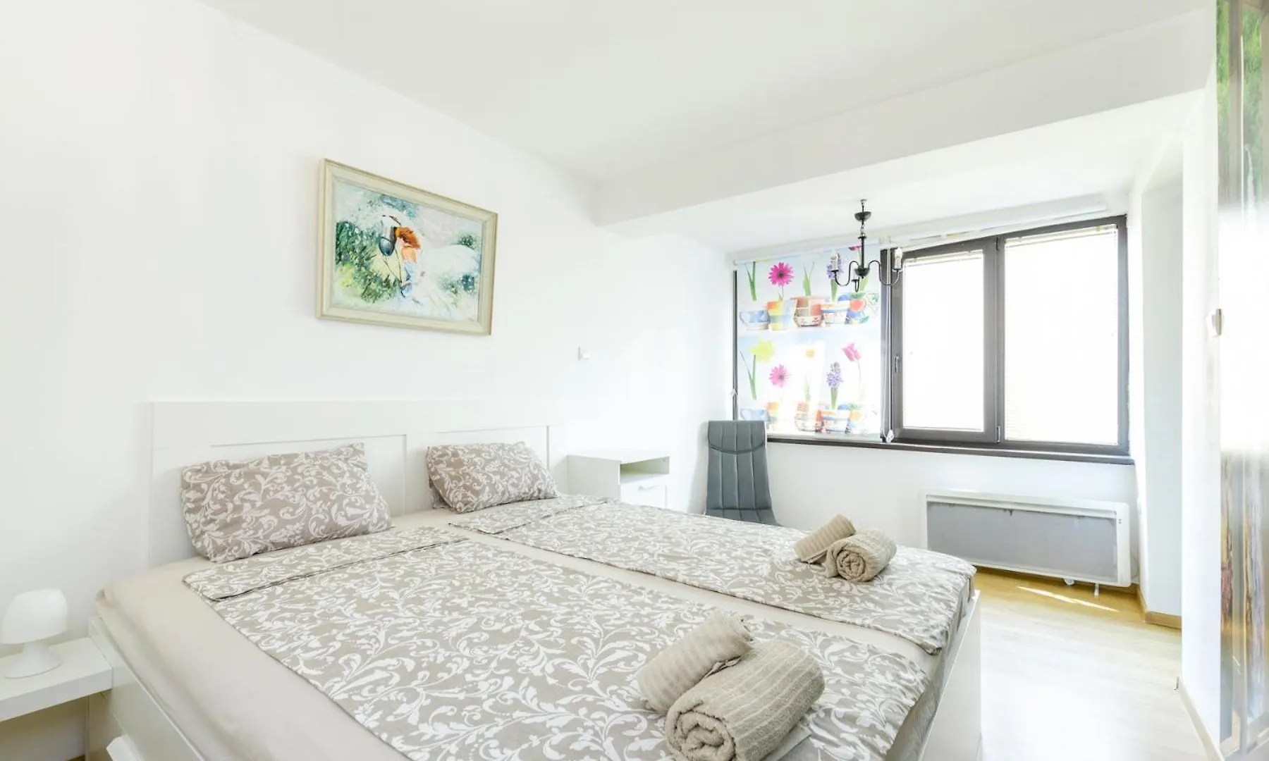 The White Apartment - Free Parking Sofia