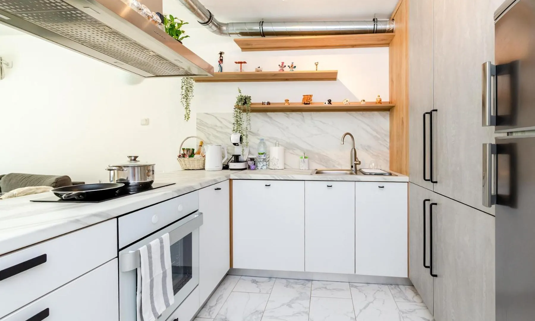 The White Apartment - Free Parking Sofia Bulgaria